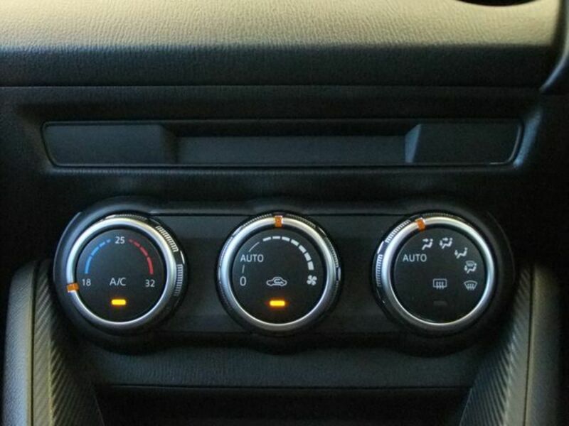 MAZDA2-12
