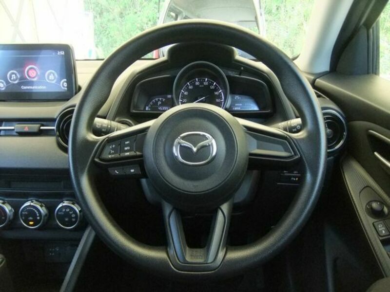 MAZDA2-13