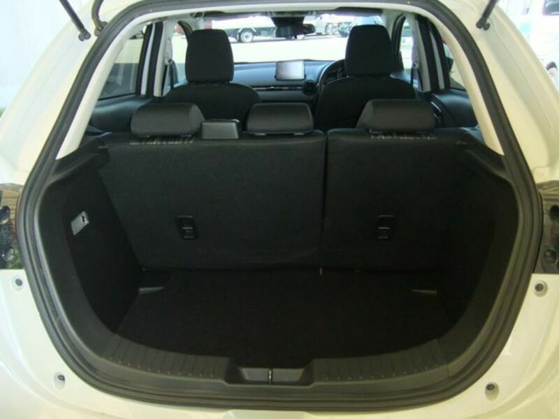 MAZDA2-19