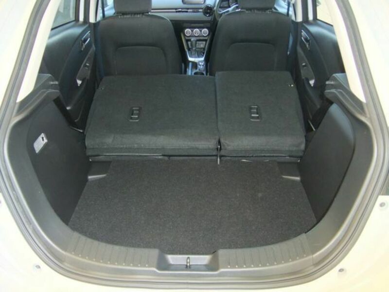 MAZDA2-20