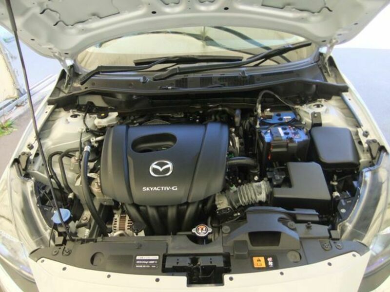 MAZDA2-23