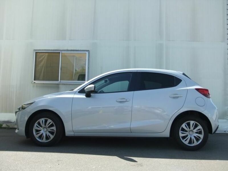 MAZDA2-27