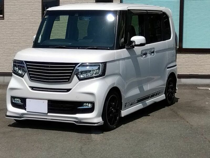 N BOX CUSTOM