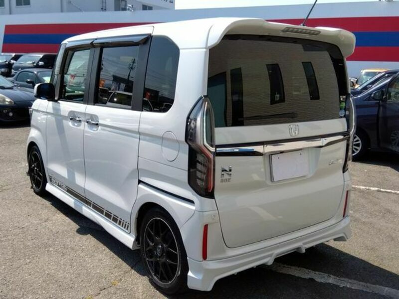 N BOX CUSTOM