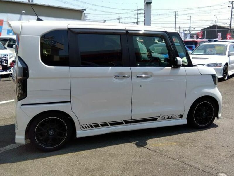 N BOX CUSTOM