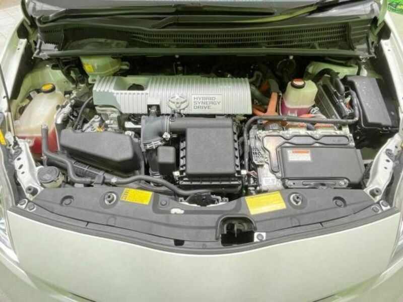 PRIUS-18