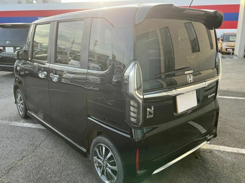 N BOX CUSTOM-6