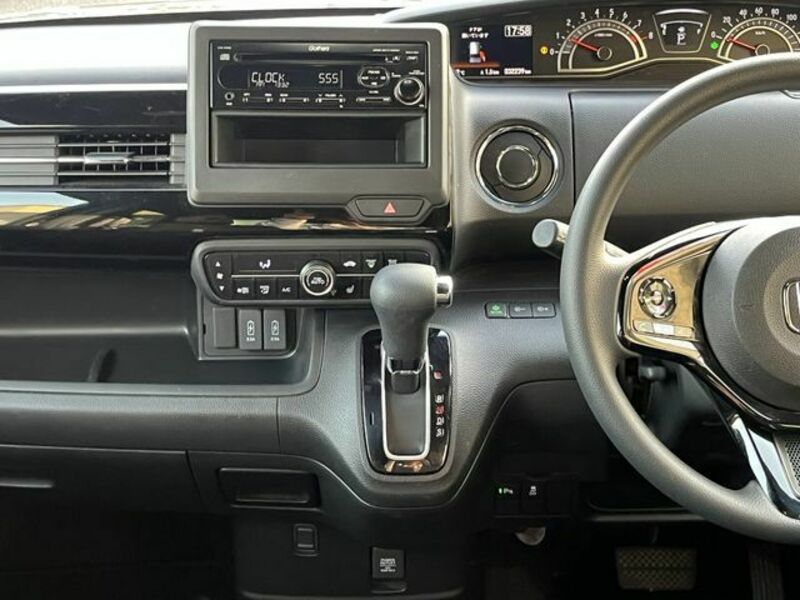 N BOX CUSTOM-15