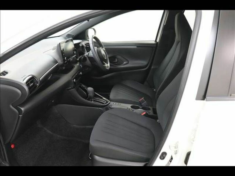 YARIS-11