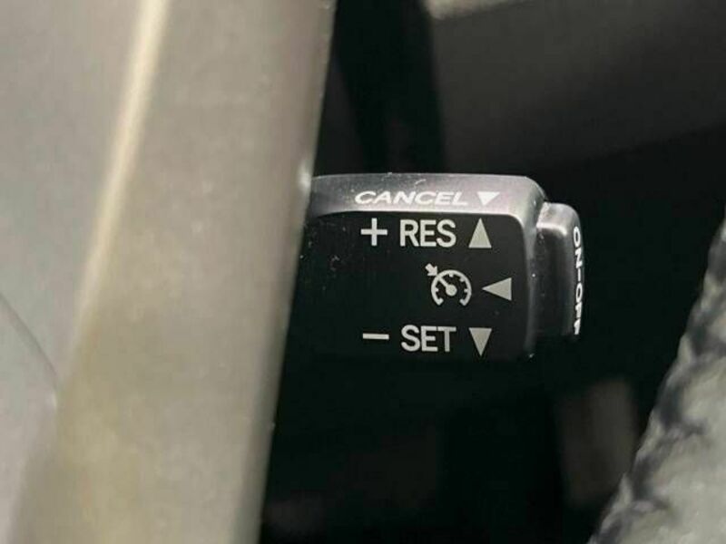 PRIUS-4