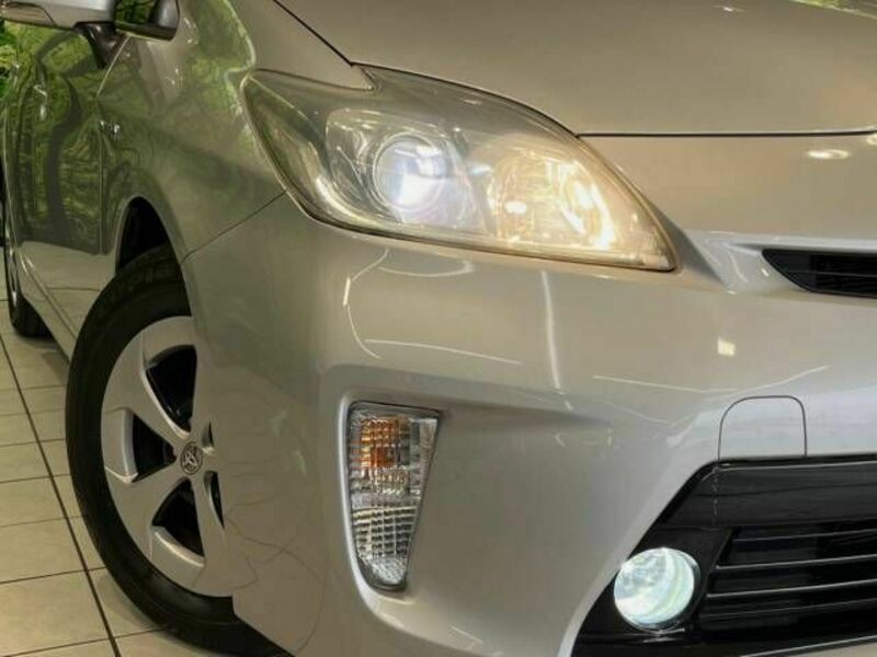 PRIUS-11