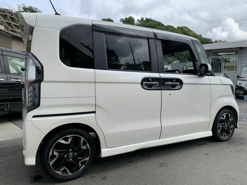 N BOX CUSTOM