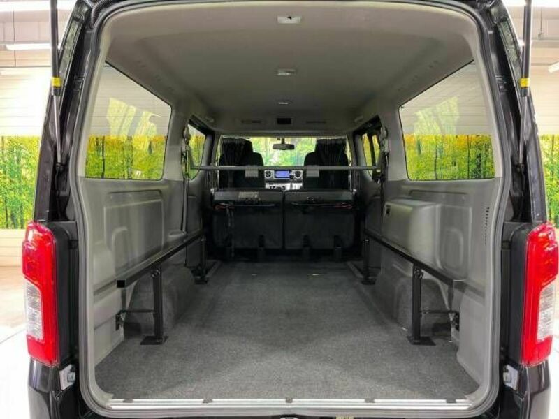 NV350 CARAVAN-9