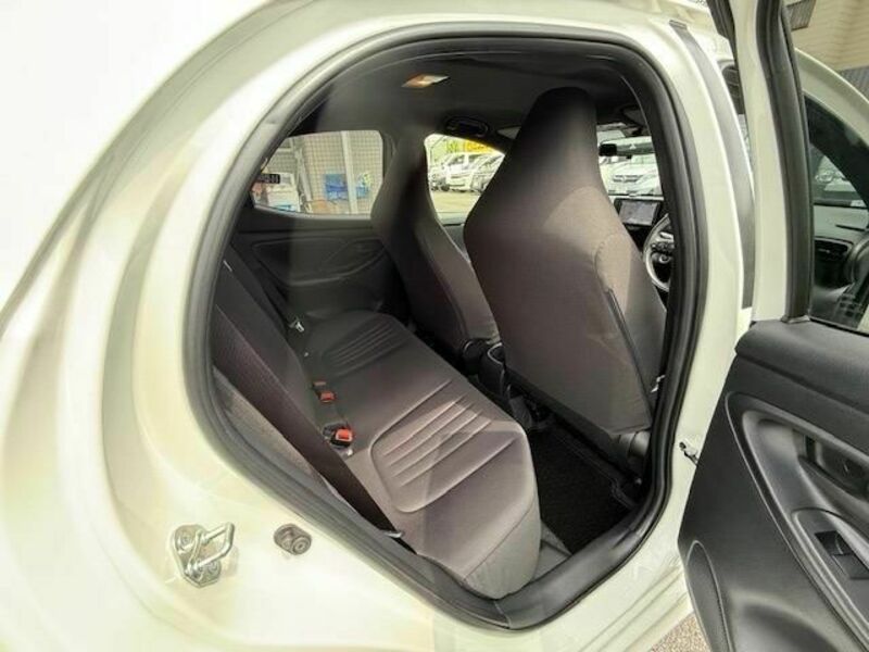 YARIS-7