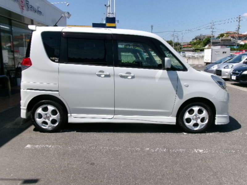 DELICA D2