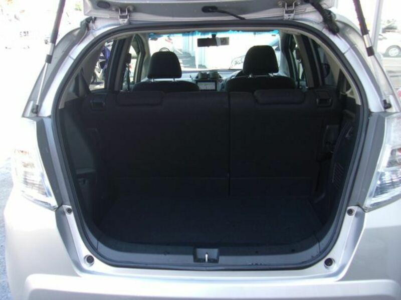 FIT HYBRID-11