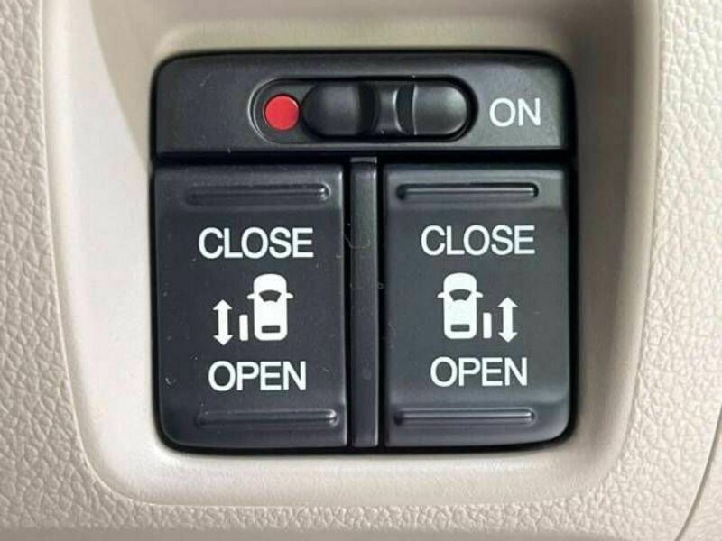 N BOX