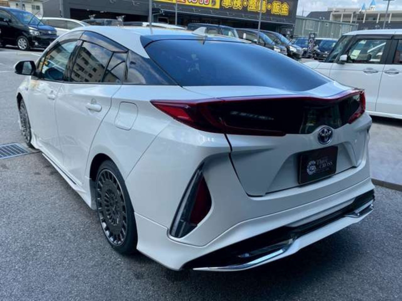 PRIUS PHV-13