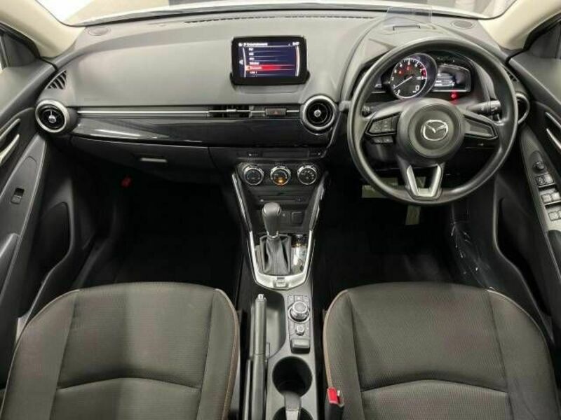 MAZDA2