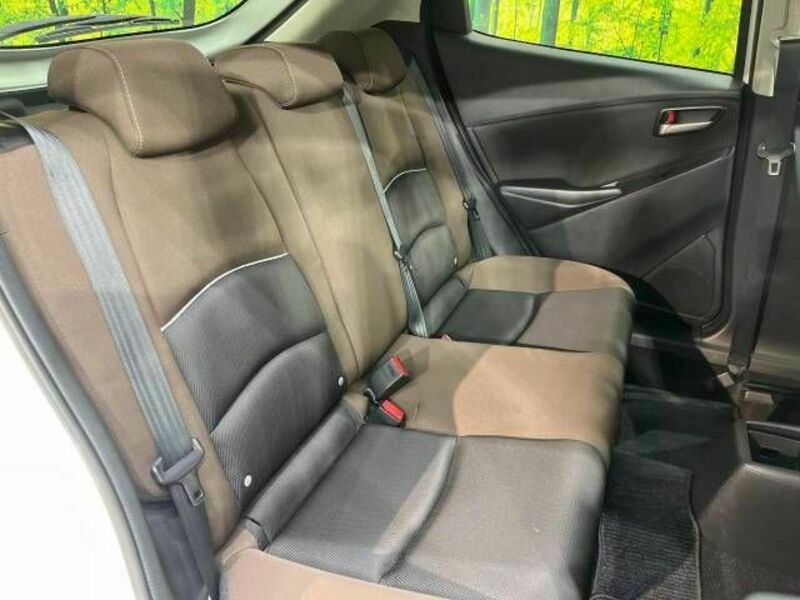 MAZDA2