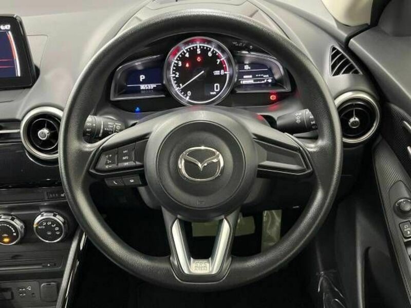 MAZDA2