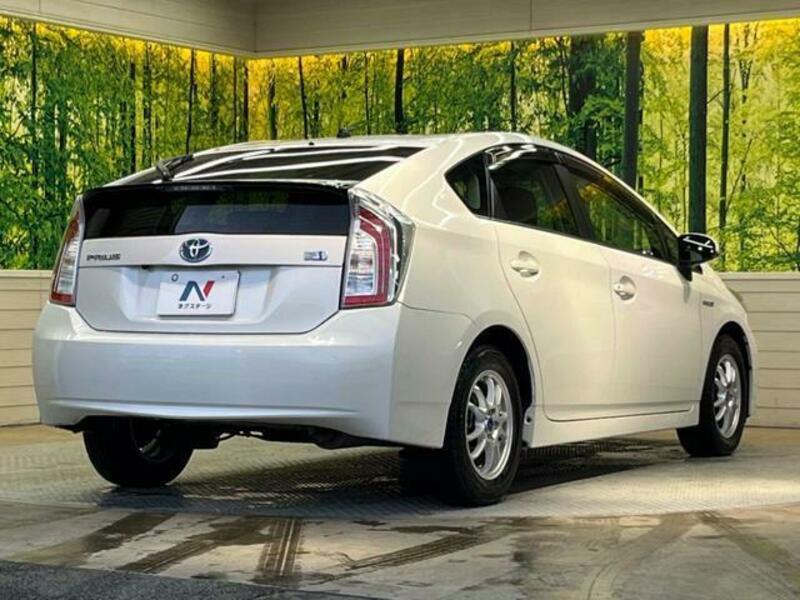 PRIUS-17