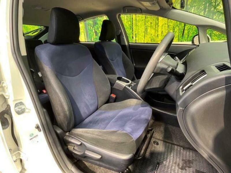 PRIUS-8