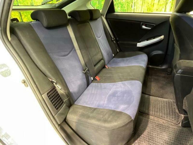 PRIUS-9