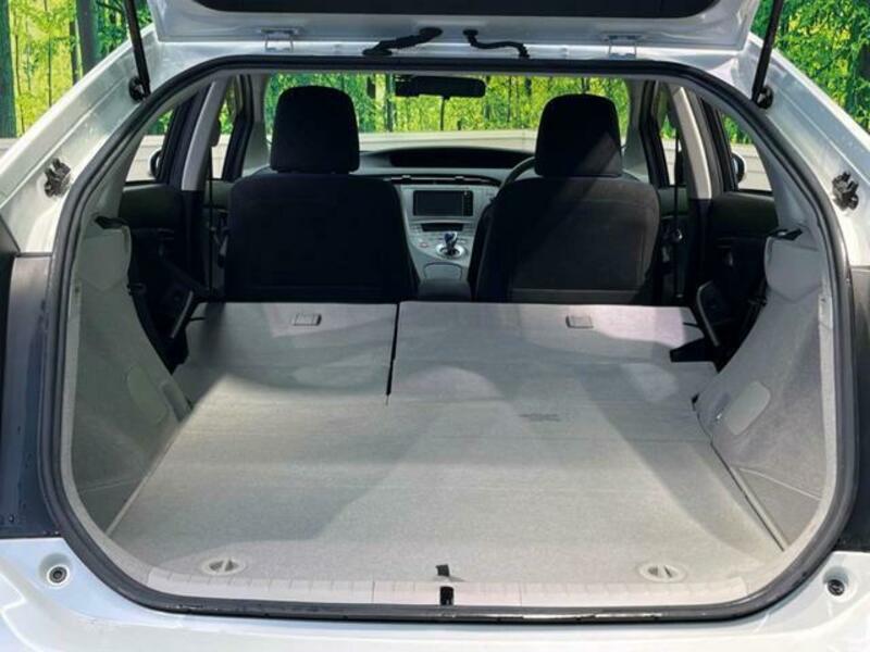 PRIUS-10