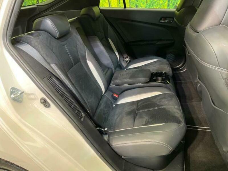 PRIUS PHV-9