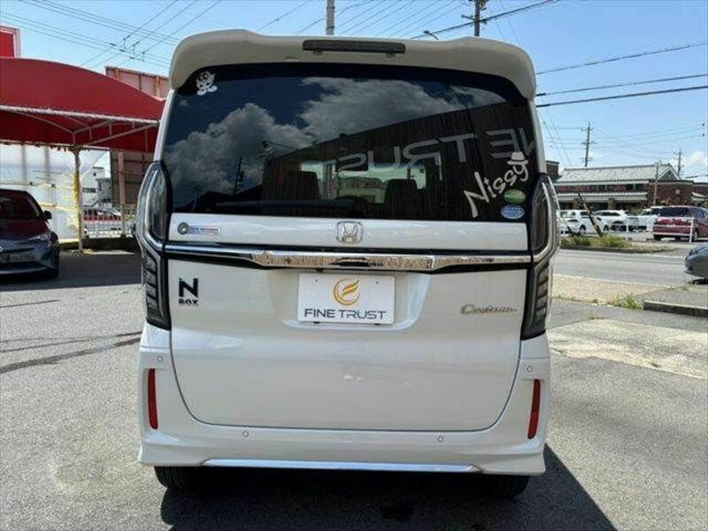N BOX CUSTOM