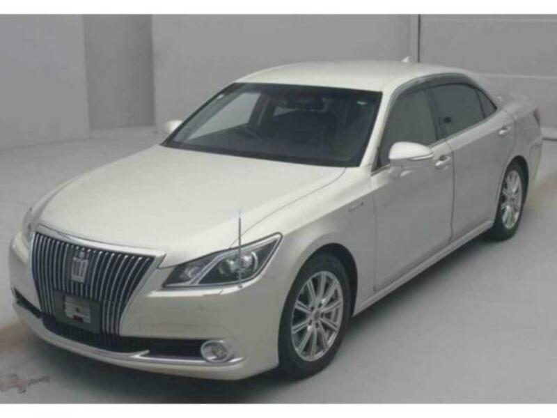 TOYOTA　CROWN MAJESTA