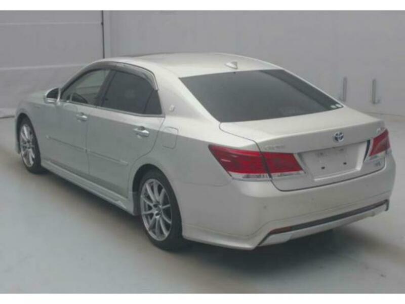 CROWN MAJESTA-3