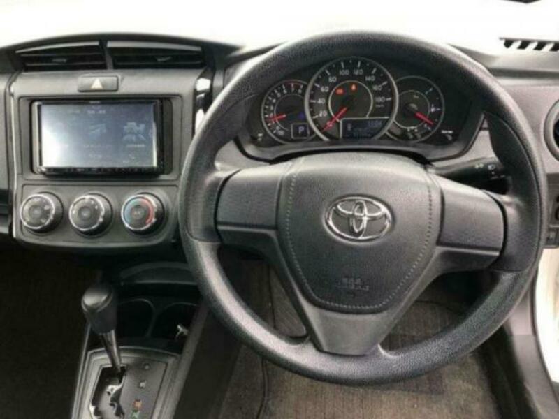 COROLLA AXIO