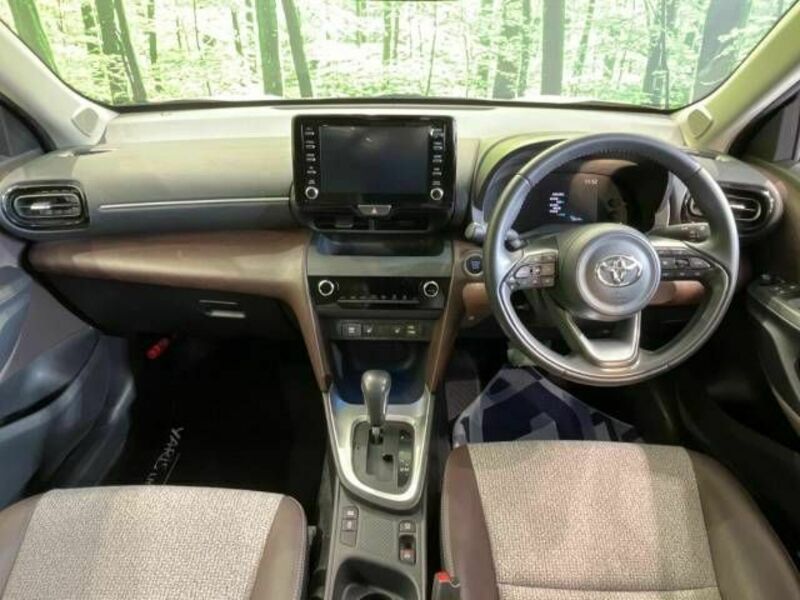 YARIS CROSS-1