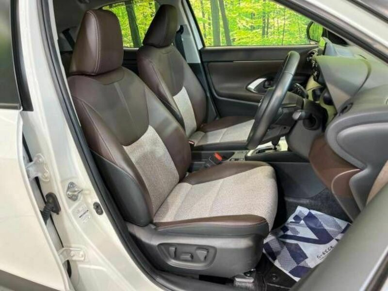 YARIS CROSS-7