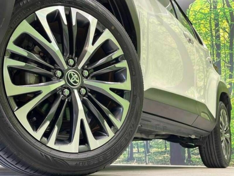 YARIS CROSS-12