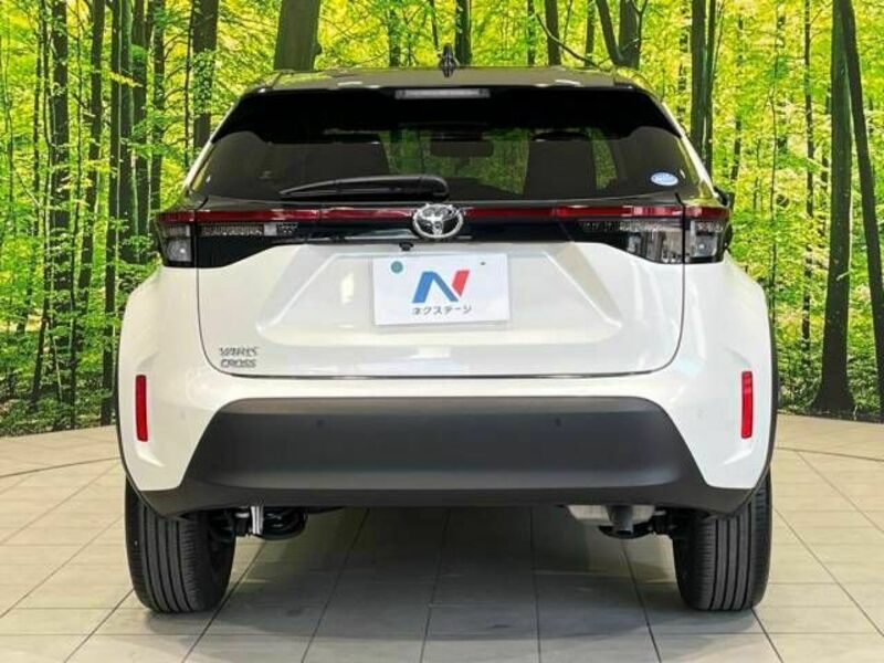 YARIS CROSS-14
