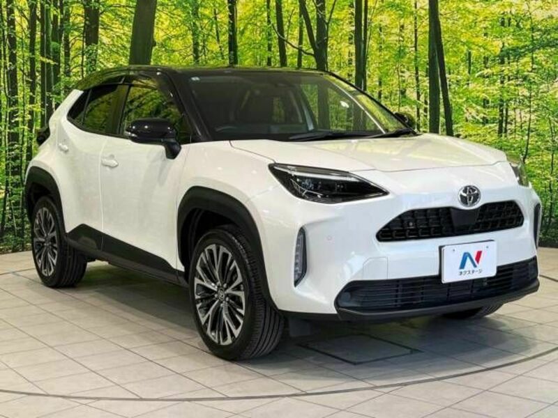 YARIS CROSS-15