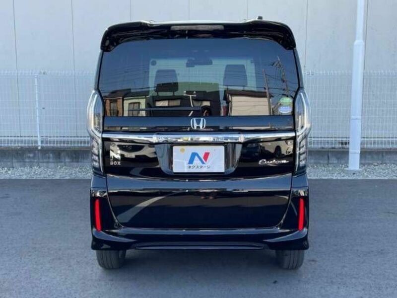 N BOX CUSTOM
