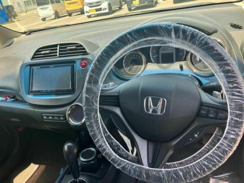 FIT HYBRID-15