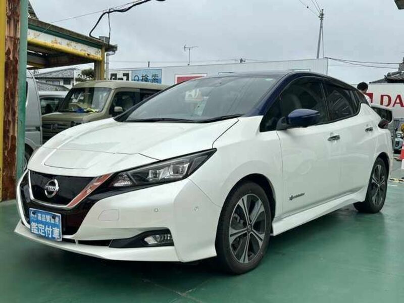 NISSAN　LEAF