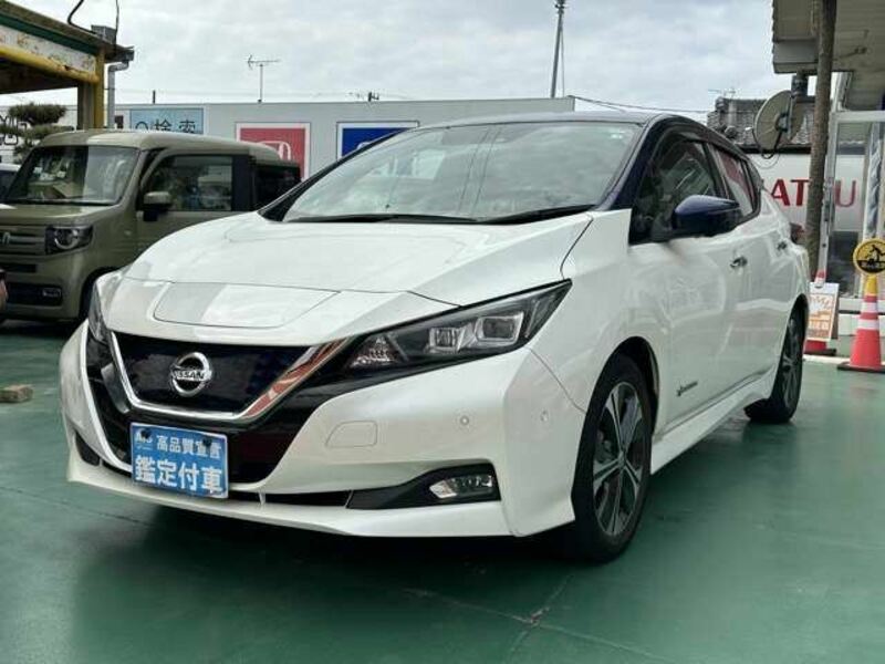 NISSAN　LEAF