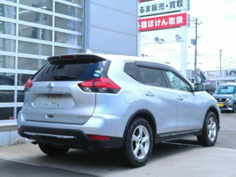 X-TRAIL-1