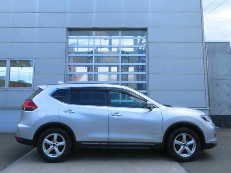 X-TRAIL-5