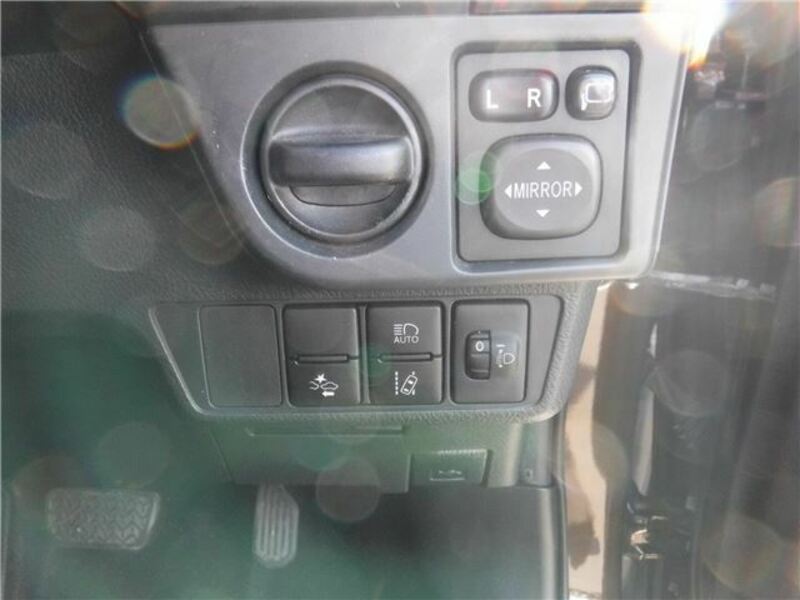 COROLLA AXIO-11