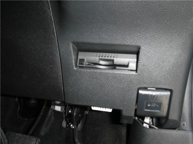 COROLLA AXIO-12