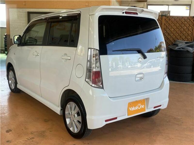 WAGON R-8