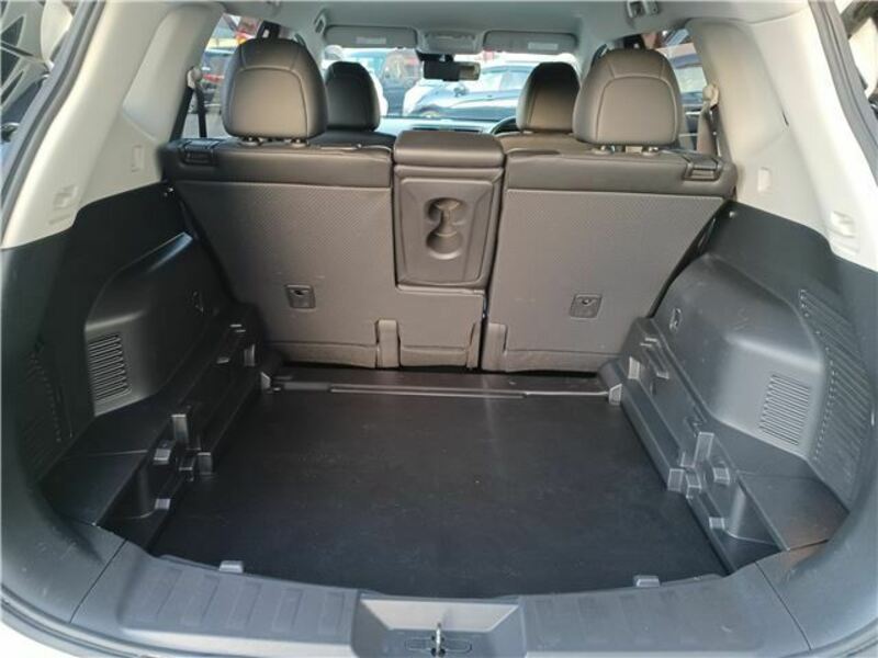 X-TRAIL-32