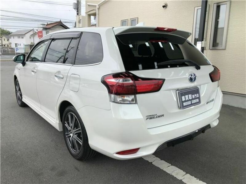 COROLLA FIELDER